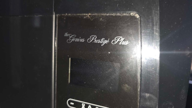 Panasonic Microwave with built in exhaust fan - photo 2
