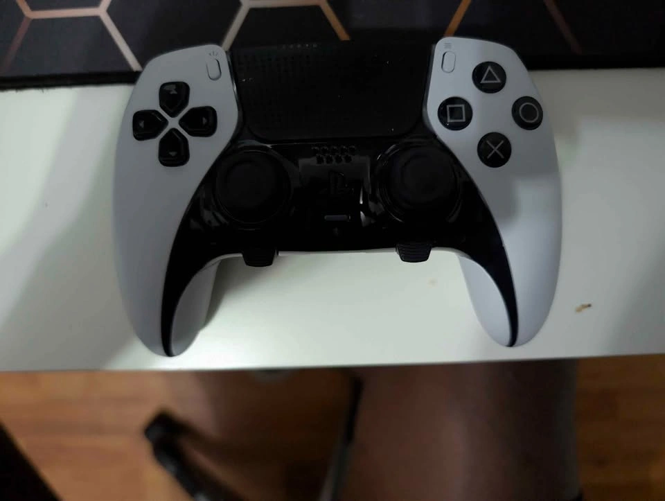 DualSense Edge Controller New Condition Available for pickup - photo 2