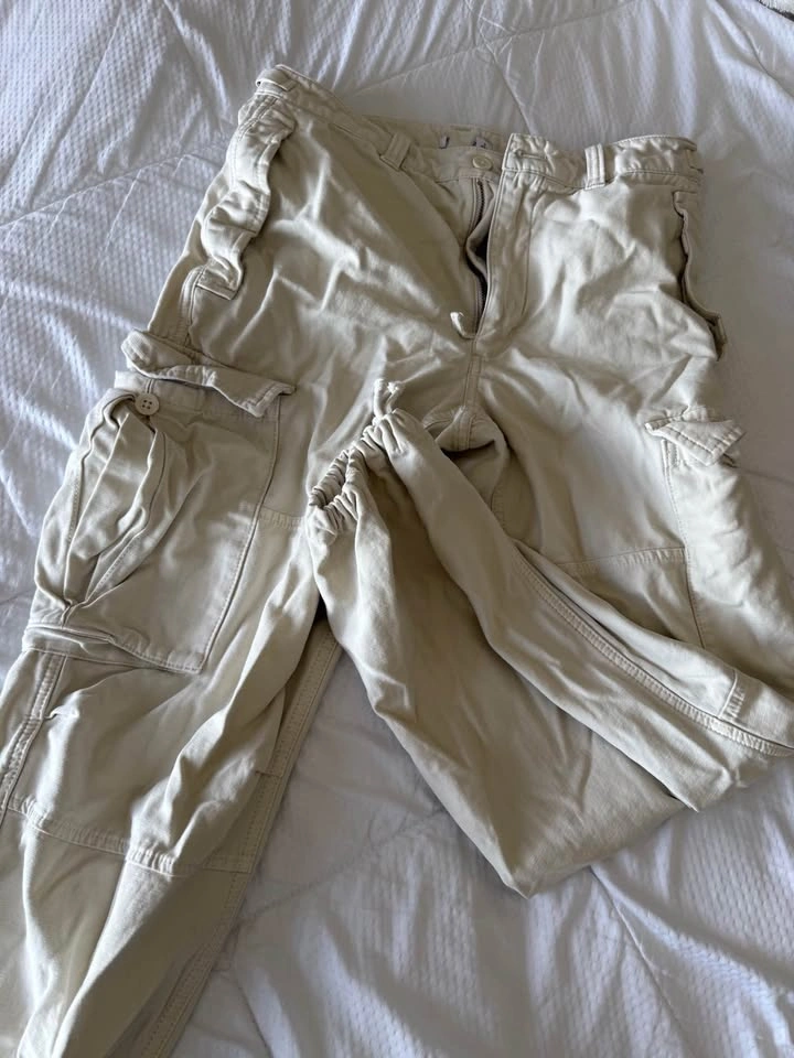 Cargo pants and leather, Wilfred, TNA, garage - photo 3