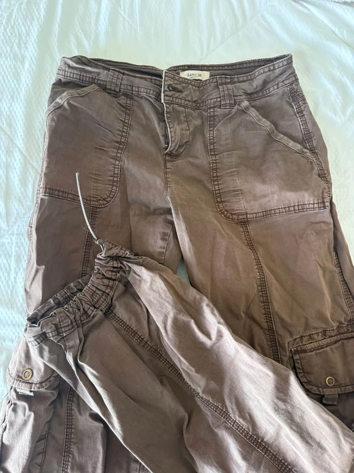Cargo pants and leather, Wilfred, TNA, garage - photo 5
