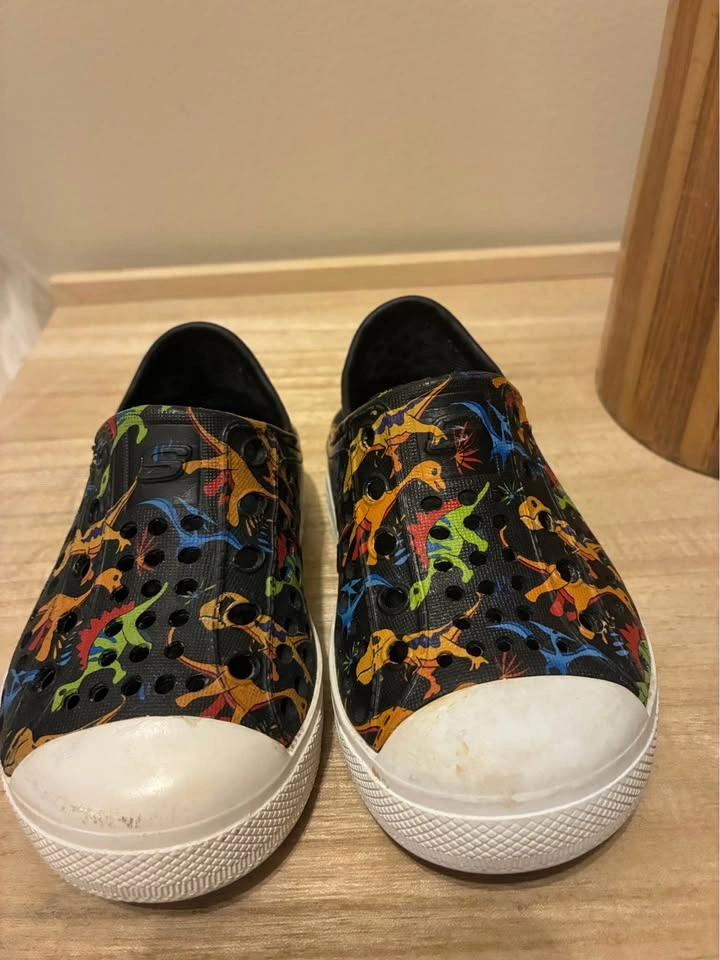 Skechers Black Slip On Baby Shoes size 5 - photo 2