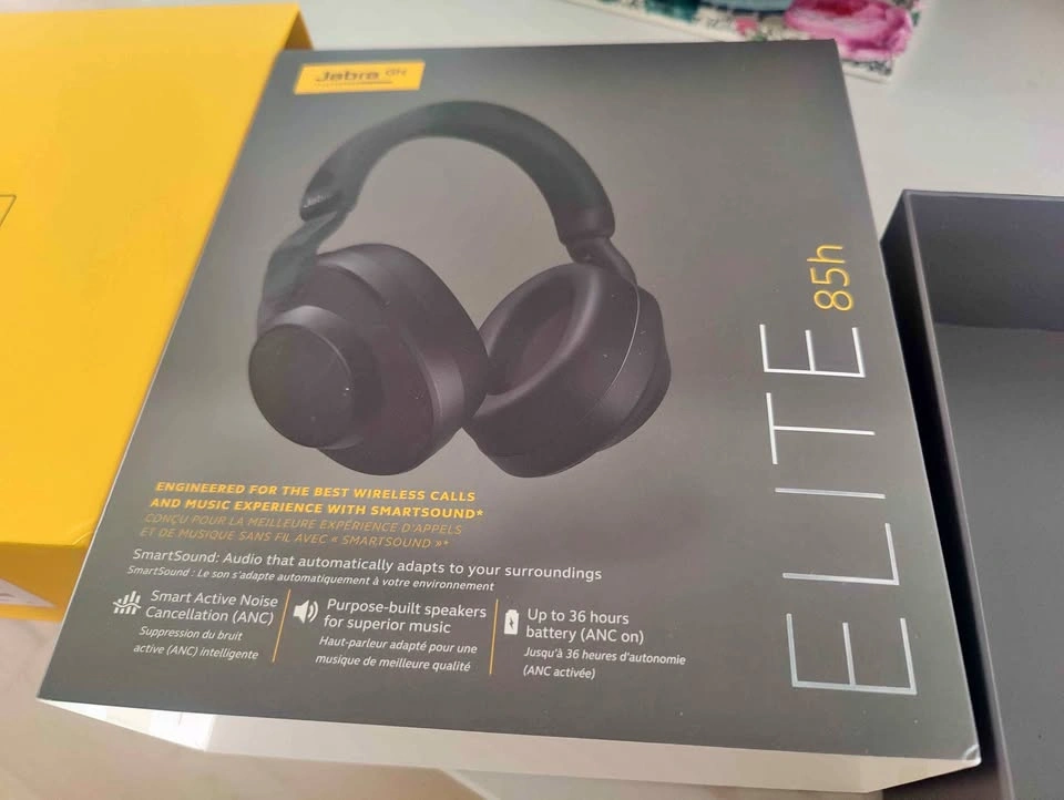 Jabra Elite 85h headphones