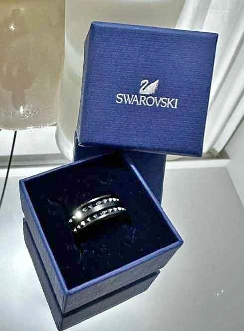 BNIB Black Swarovski men's ring with crystals