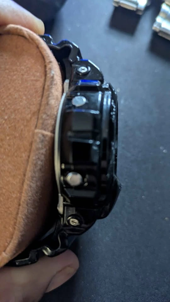 Casio G-Shock DW-6900 black watch - photo 3