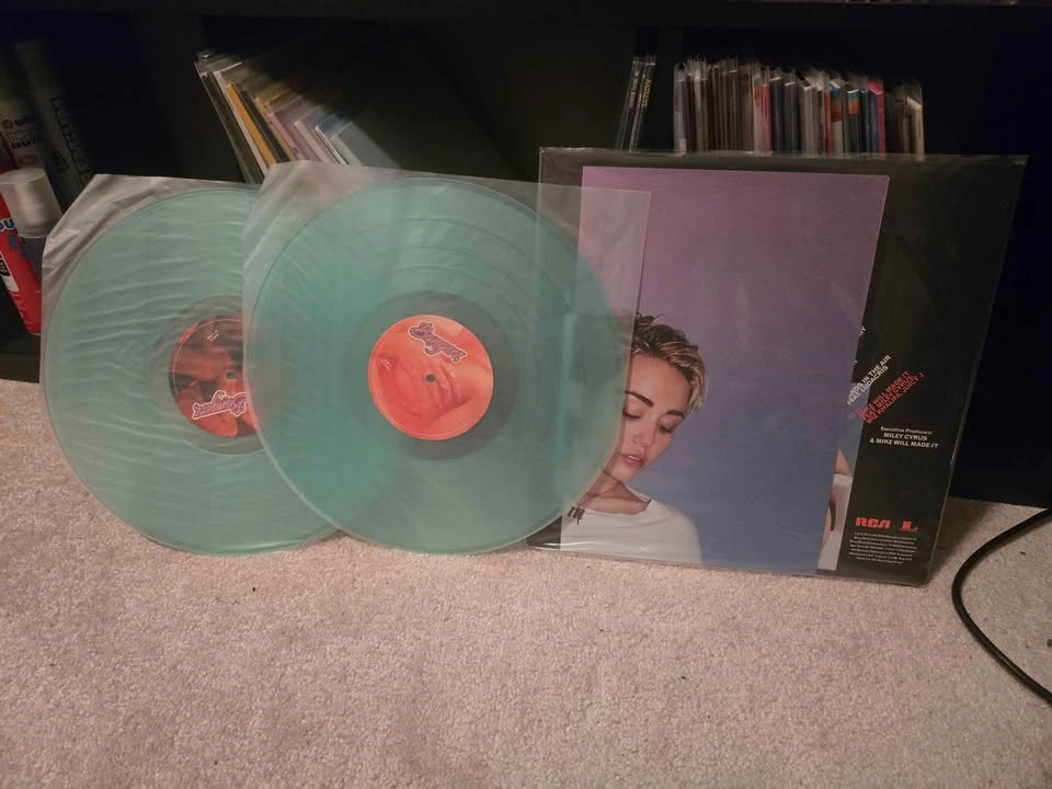 Miley Cyrus vinyl - photo 3