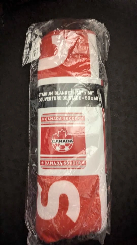 Canada Soccer 50'' x 60'' Stadium Throw - Blanket - Brand new - photo 2