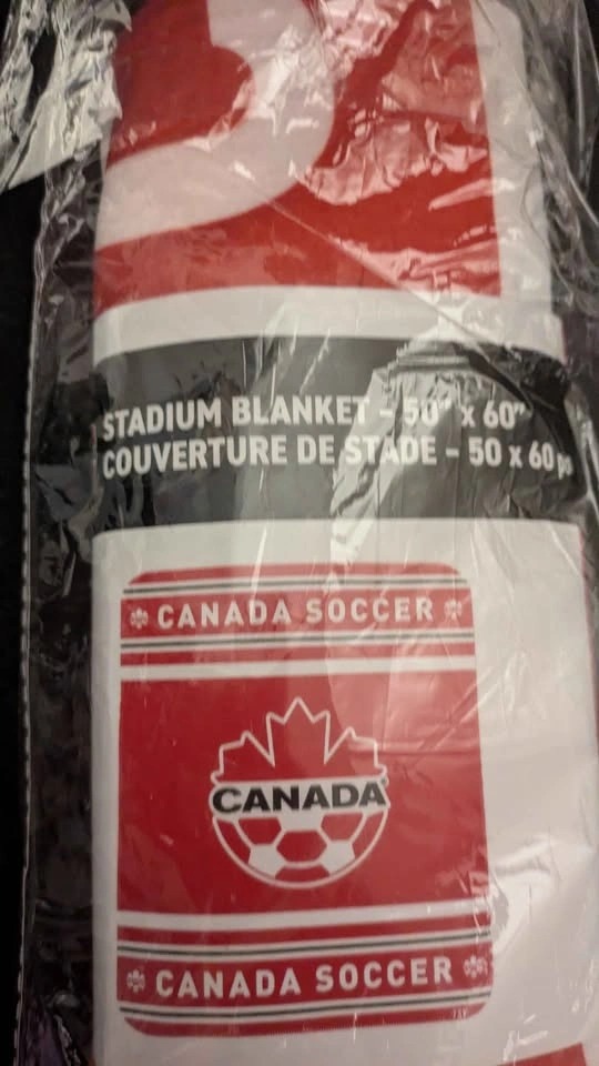 Canada Soccer 50'' x 60'' Stadium Throw - Blanket - Brand new - photo 3