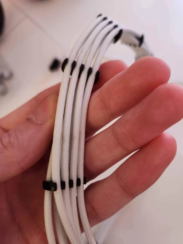 White PSU extension cables - photo 2