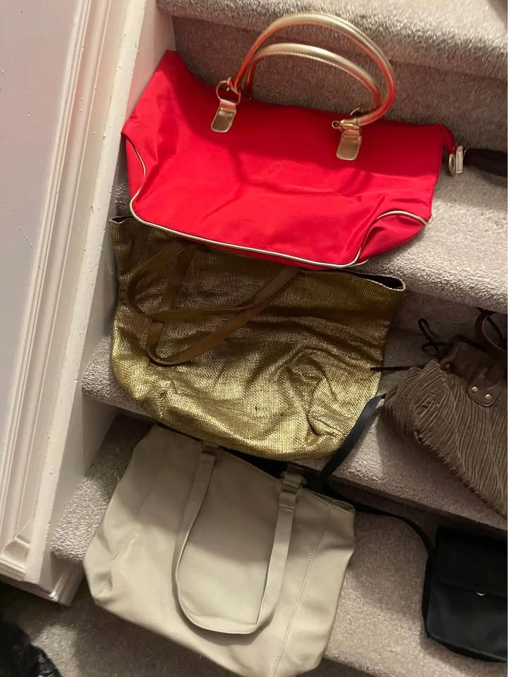 Handbags, totes $5 each - photo 2