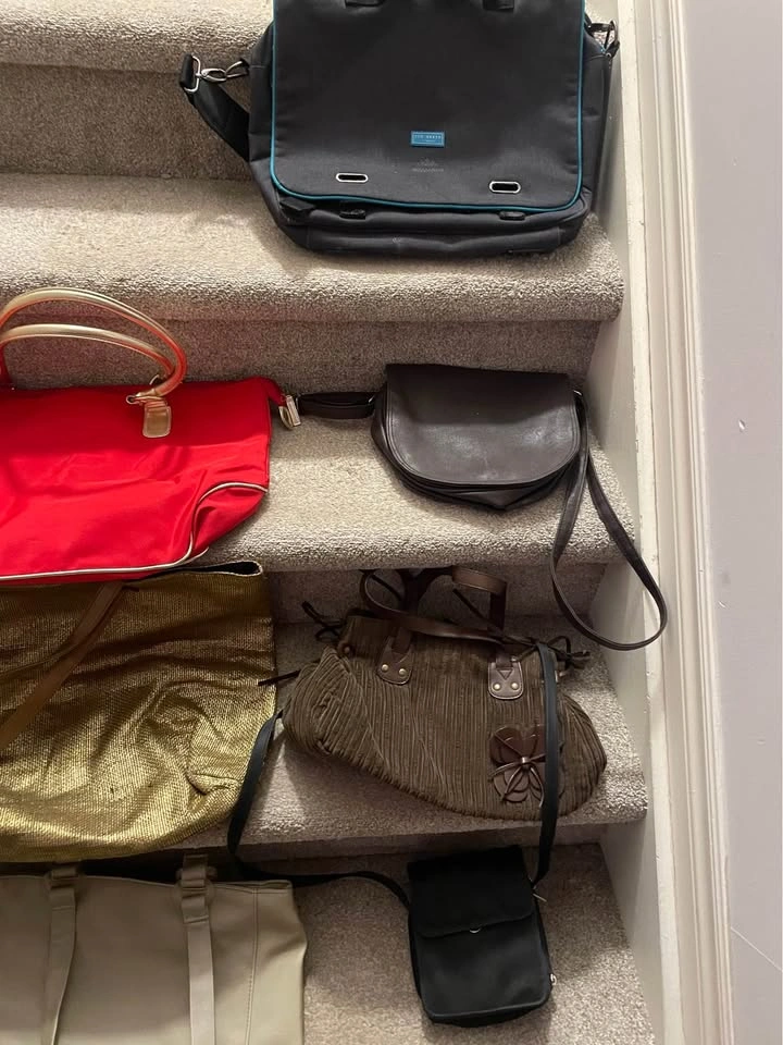 Handbags, totes $5 each - photo 3