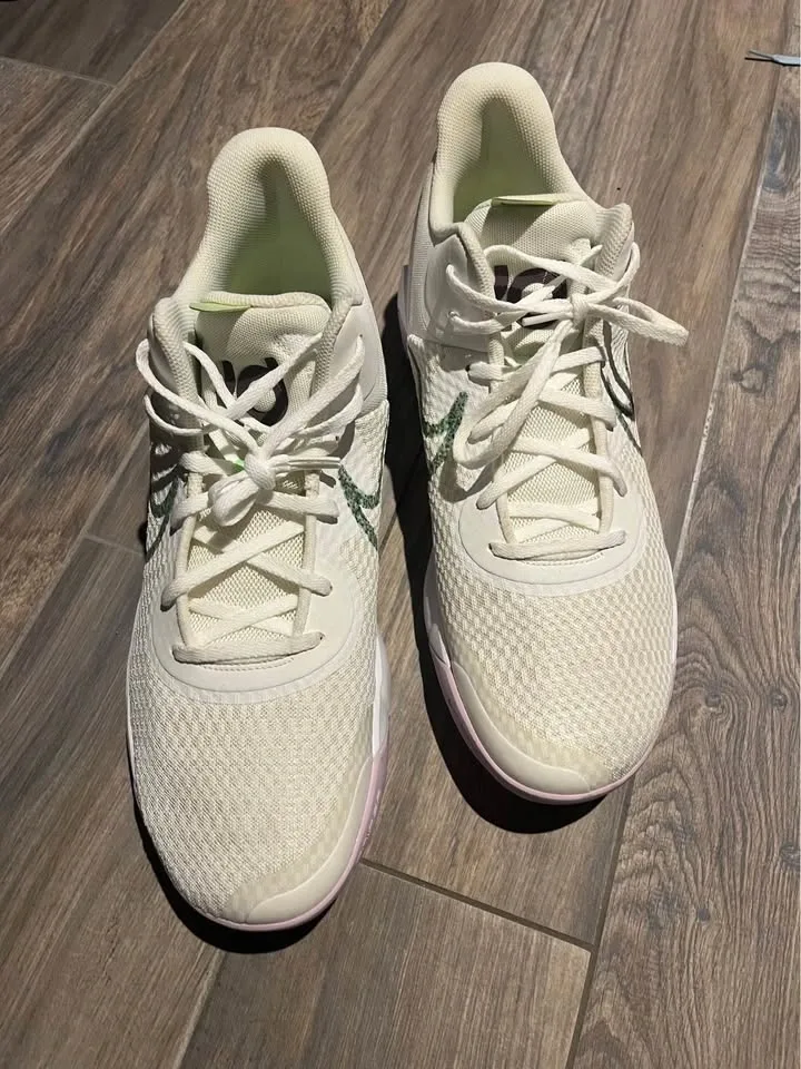 Kevin Durant Basketball Shoes Size 13 - photo 2