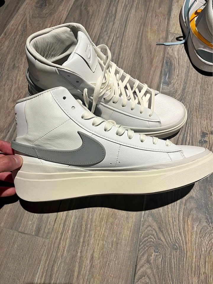 Nike High Top Shoes Size 13