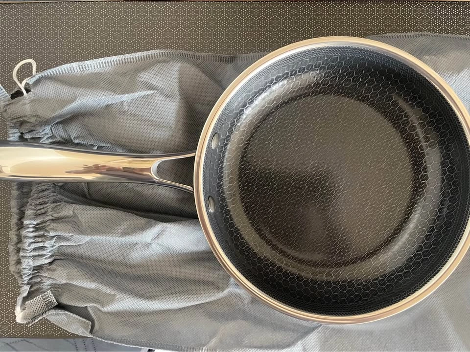HexClad hybrid pans - photo 3