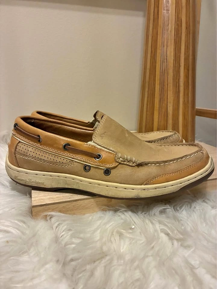 Tommy Bahama Mens Leather Loafers size 9.5