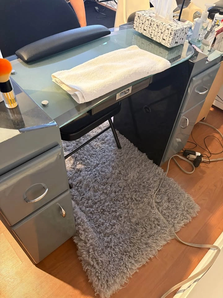 Manicure Table - photo 2