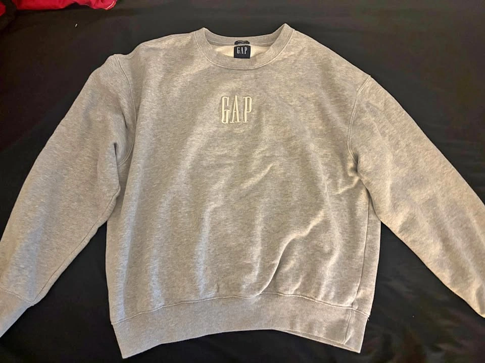 Gap Crewneck Small