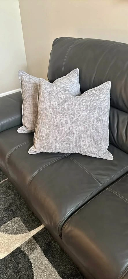 Set of 2 Decorative Throw Pillows – Neutral Grey