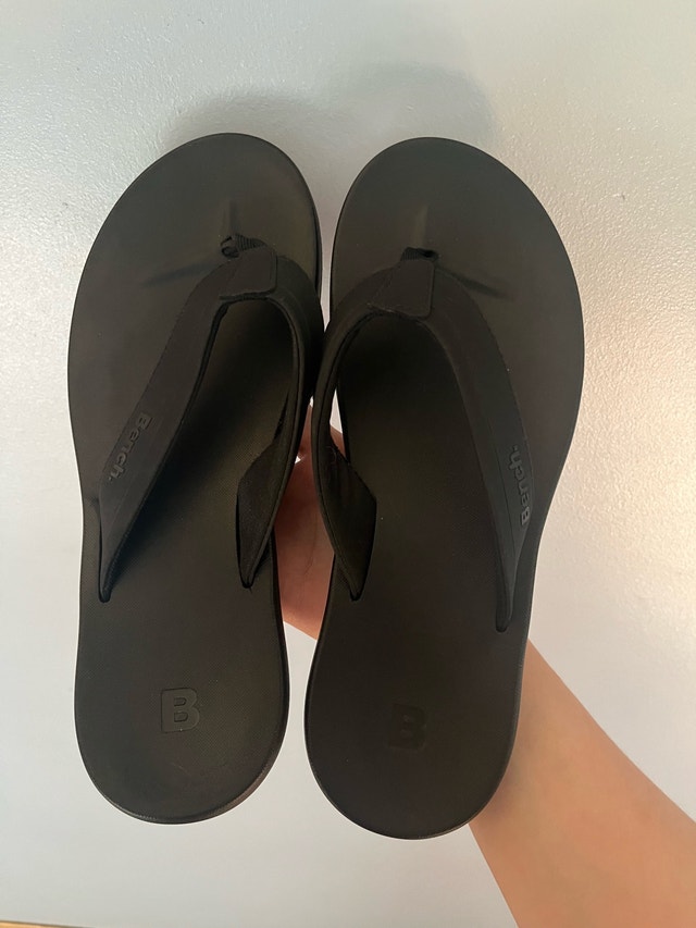 Bench Women’s Size 7 Flip Flops