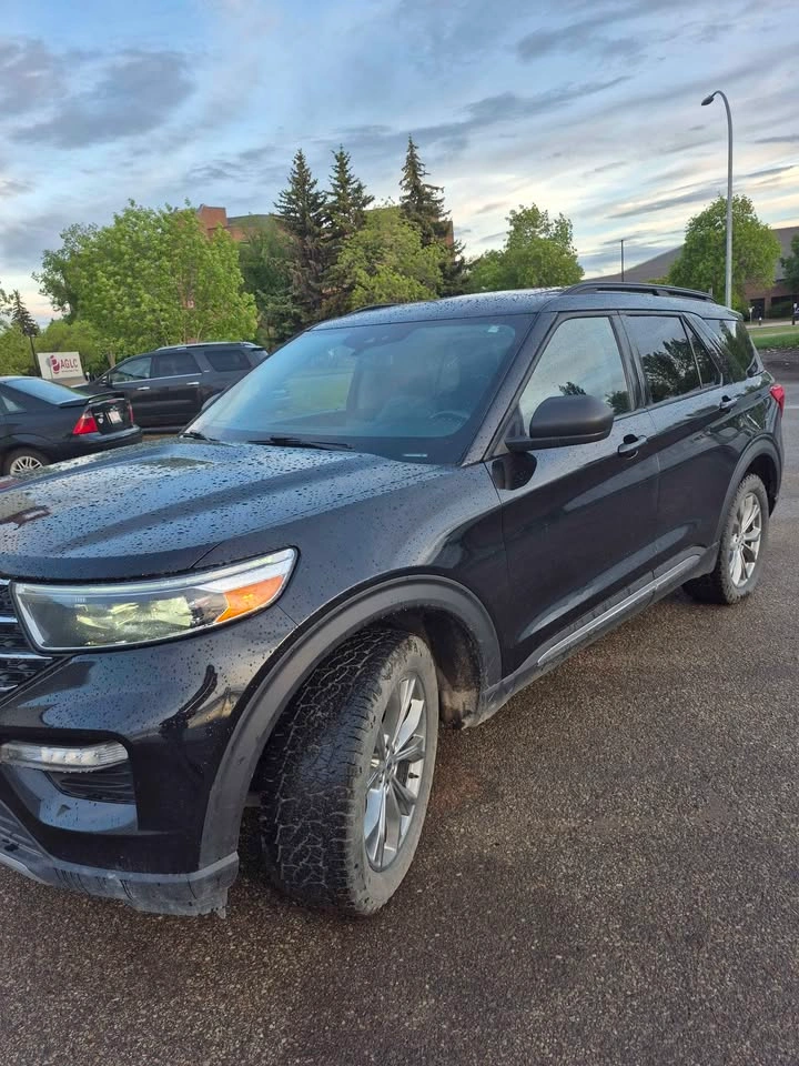 2022 Ford Explorer - photo 2