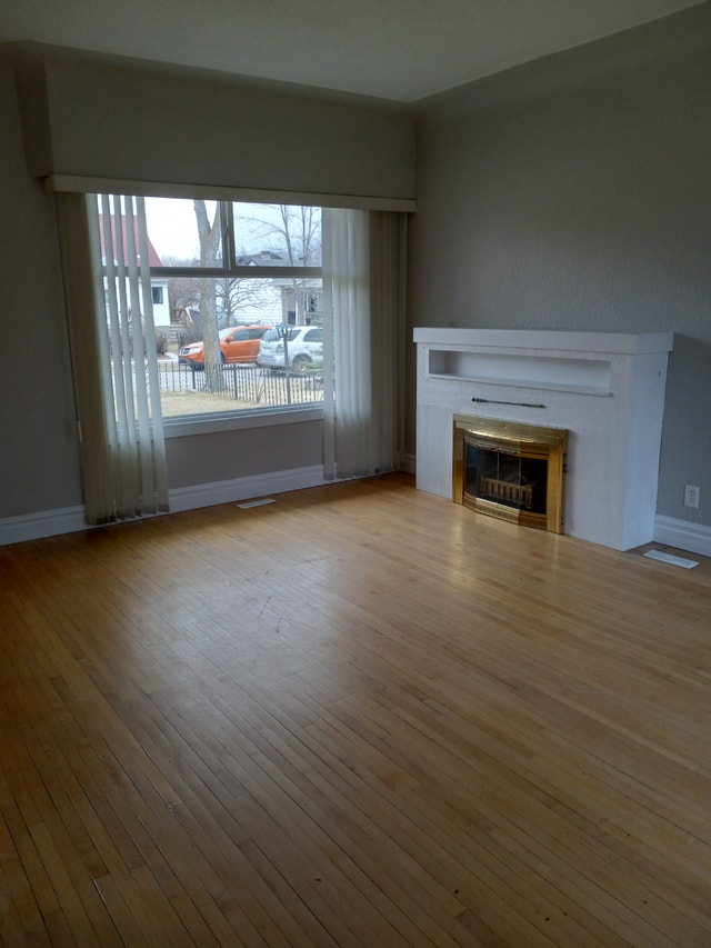 2 Bedroom Main flr house (utilities incl) - photo 5