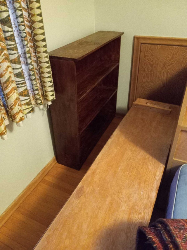 Solid wood bookcases - photo 3