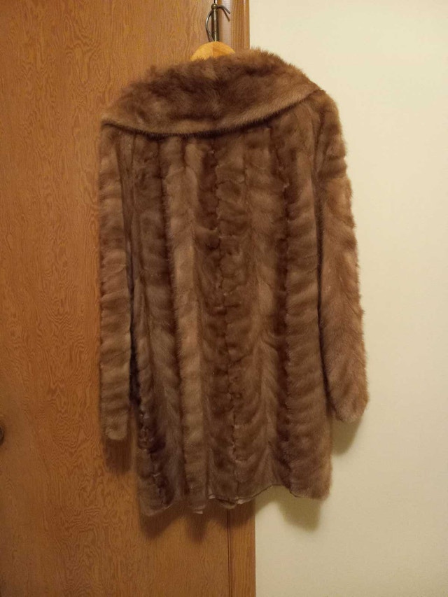 Mink Fur Coat (Shillington). Fits medium - photo 2