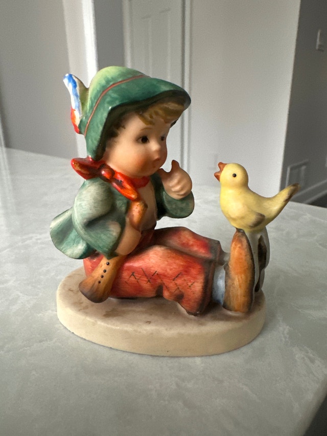 Goebel Hummel vintage porcelain figurine, "Singing Lesson"