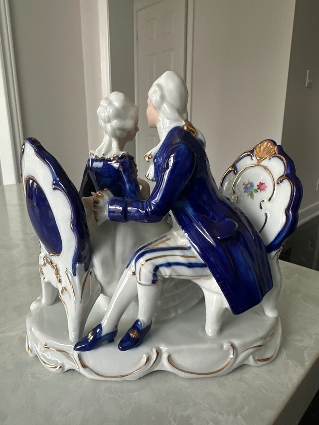 Arnart VTG porcelain Victorian colonial cobalt blue figurine - photo 5