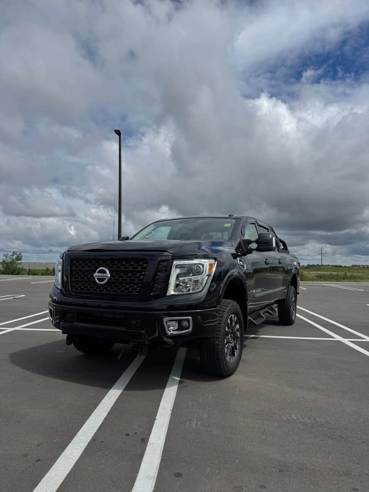 2018 Nissan Titan - photo 2