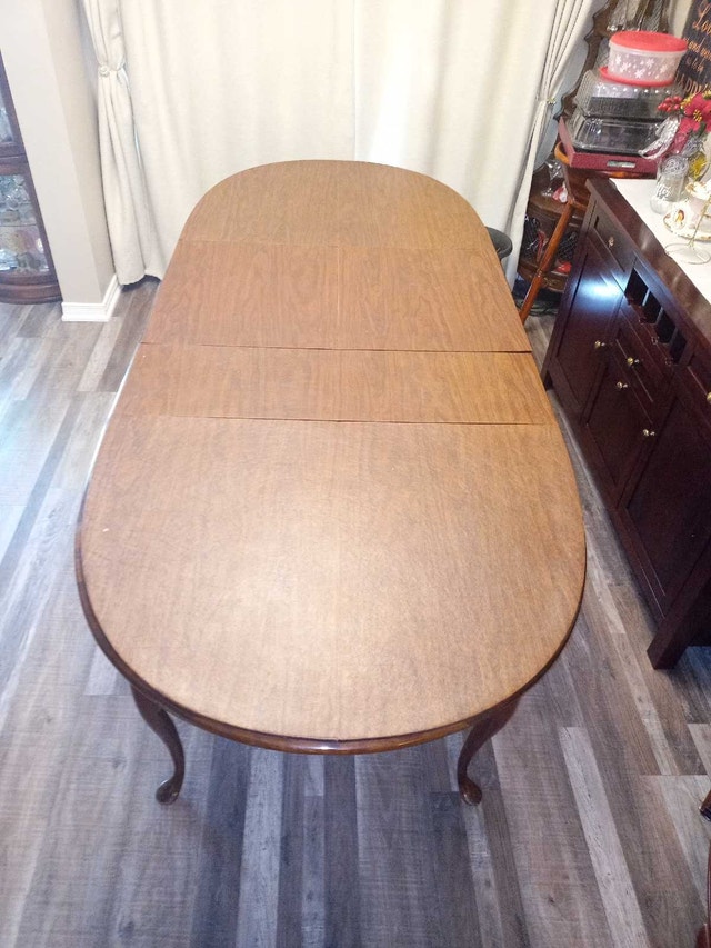 Solid Cherry Crawford Dining Set (9-piece) with Custom Pads - photo 5
