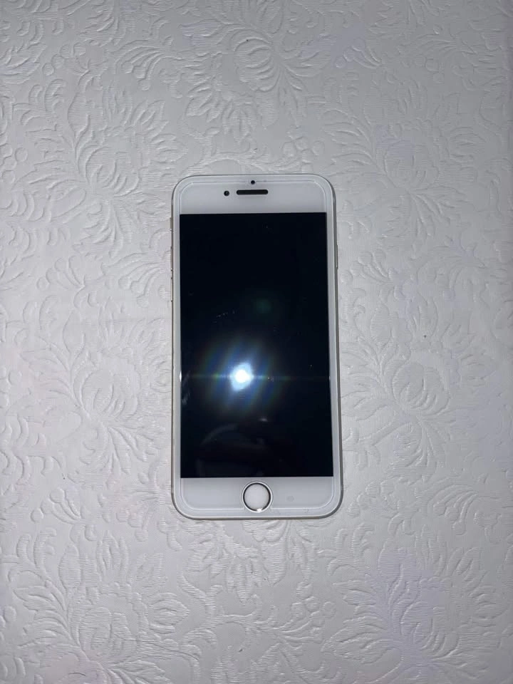 iPhone 6 (16GB, Rose Gold) Bundle – Carrier Unlocked