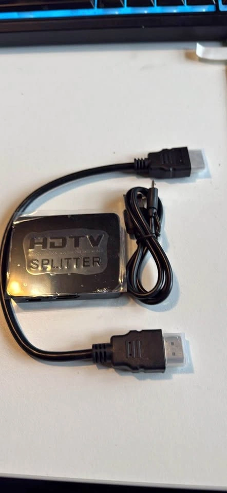 HDMI Splitter 1 Input to 2 Outputs (Screen Mirroring) - Brand Ne