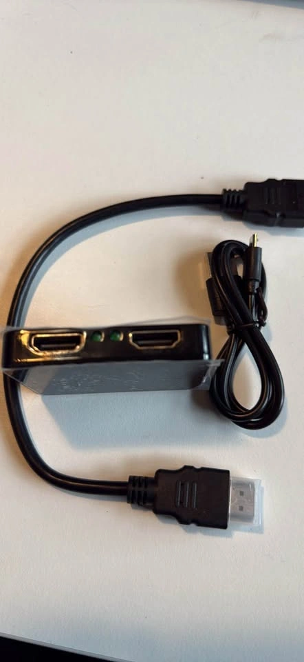 HDMI Splitter 1 Input to 2 Outputs (Screen Mirroring) - Brand Ne - photo 2