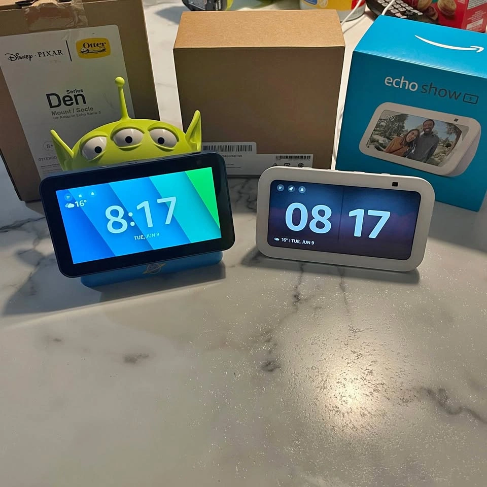Echo Show 5 2nd & 3rd Gen Bundle