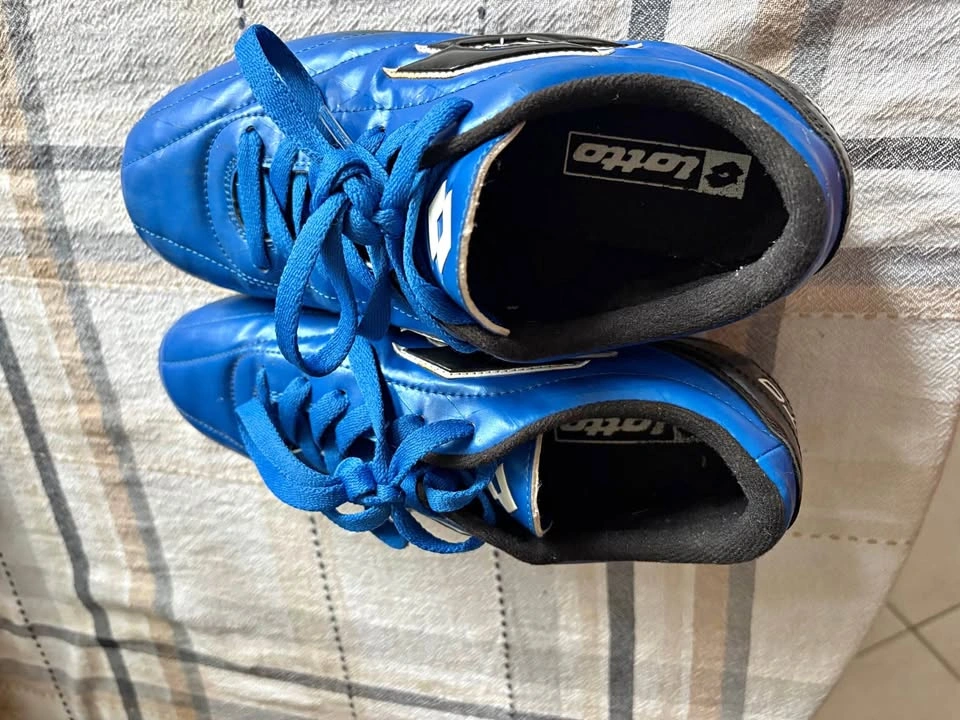 Soccer Cleats Size 5.5