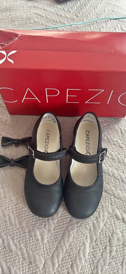 Capezio Black Mary Jane 3800C Tap Shoes kids size 11.5