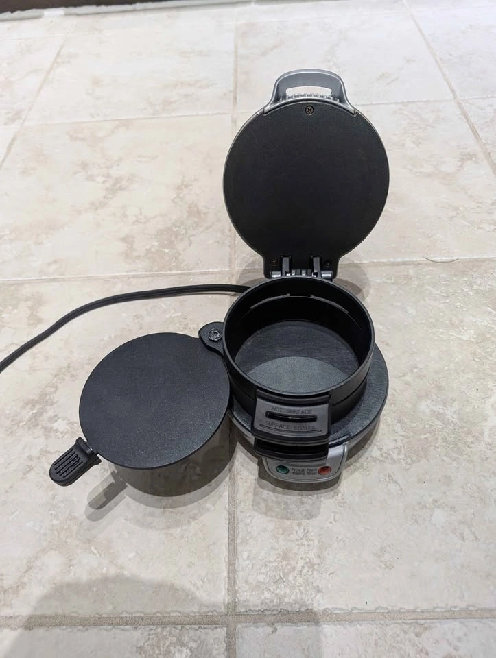 Hamilton Beach Breakfast Sandwich Maker - photo 3