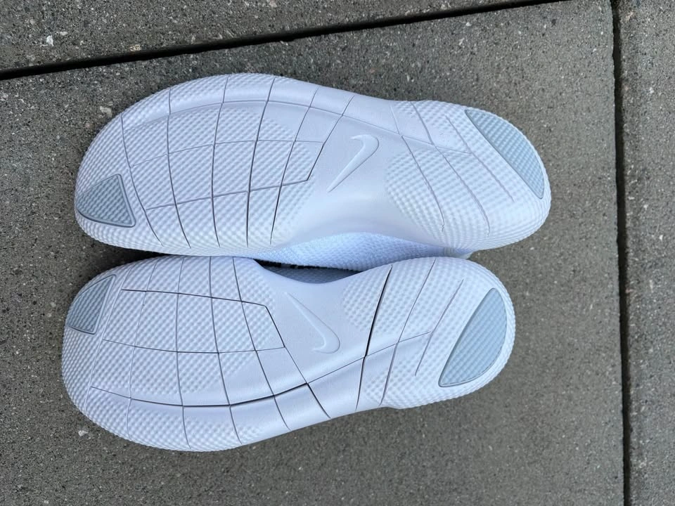Nike Free 2025 Size 9.5 - photo 2
