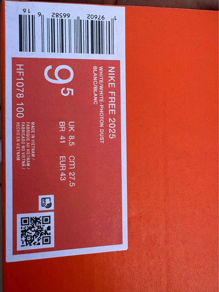 Nike Free 2025 Size 9.5 - photo 3