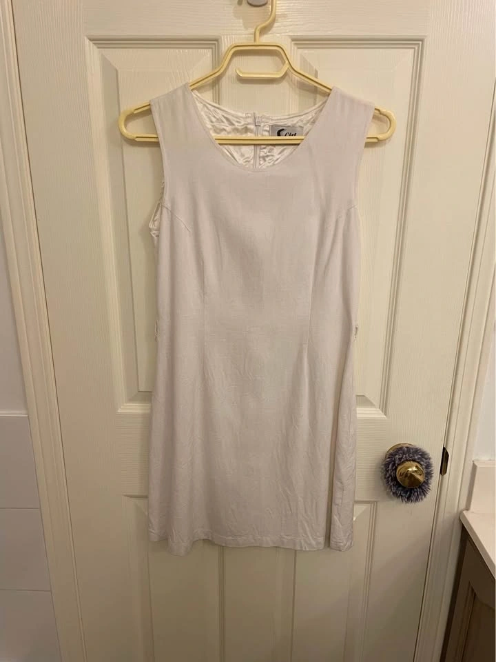 White Sleeveless Dress - photo 2