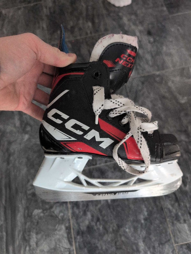 CCM Next Youth Size 13 Skates