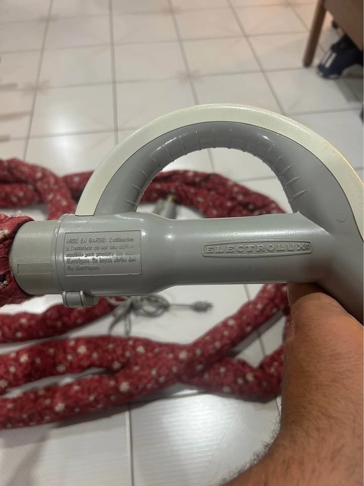 Electrolux Central Vacuum Hose and Power Head - photo 3