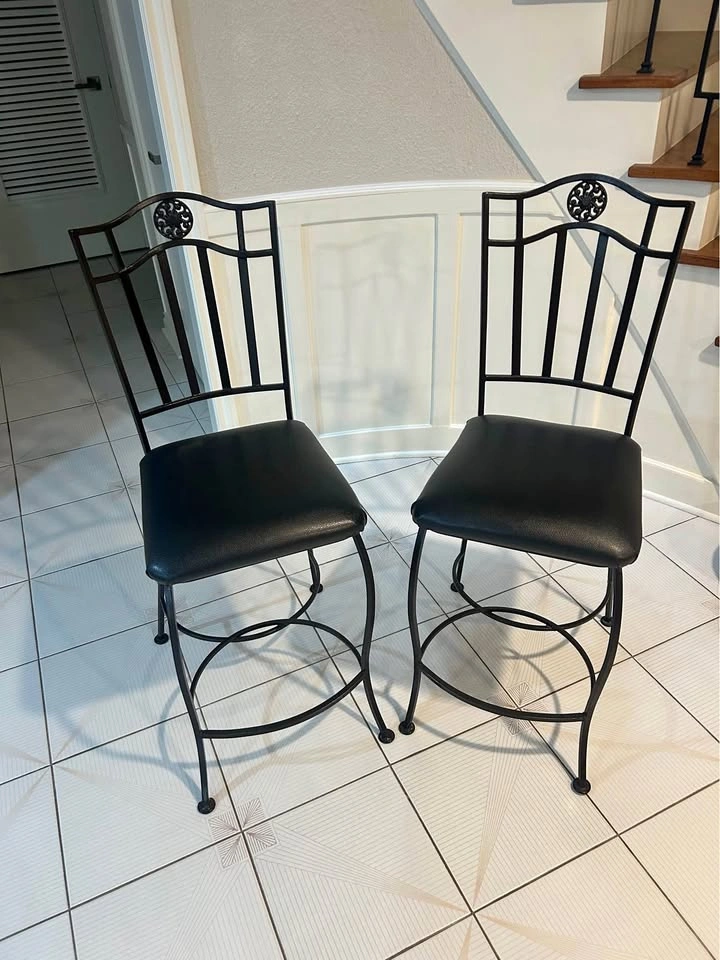 Set of 2 Metal Bar Stools