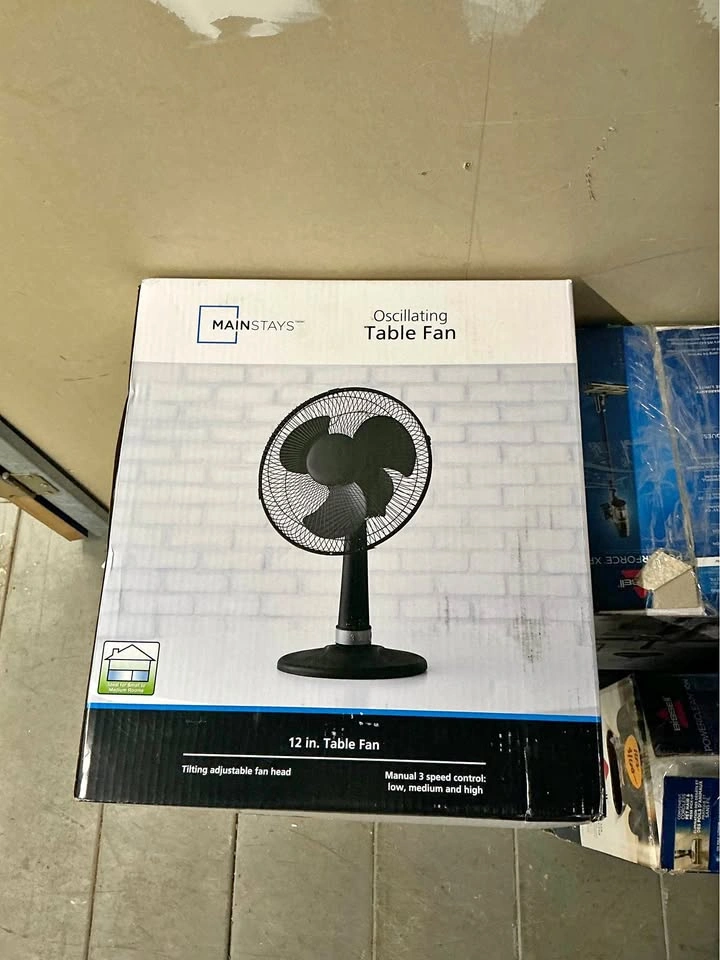 Mainstays 12 in. Oscillating Table Fan