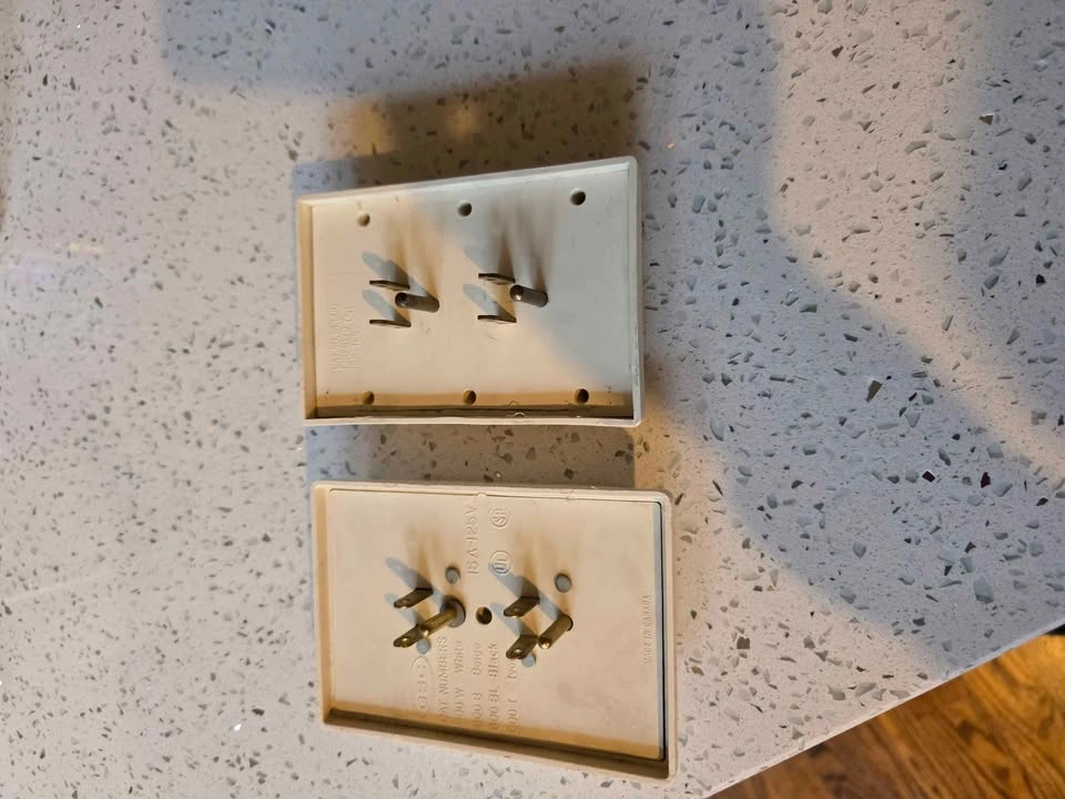 NOMA 6-Outlet Wall Tap Adapters - photo 3