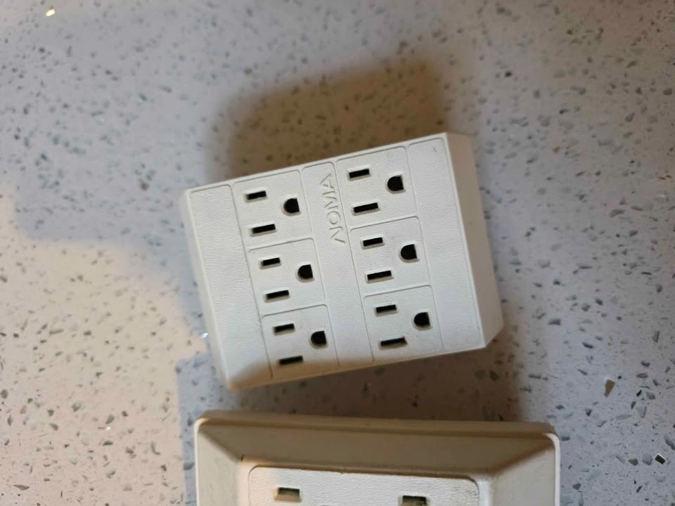 NOMA 6-Outlet Wall Tap Adapters - photo 4