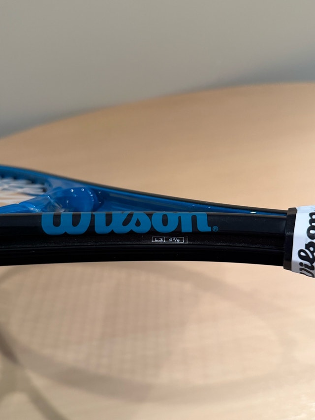 Wilson V-Matrix Tennis Racket Racquet - New Grip - photo 2