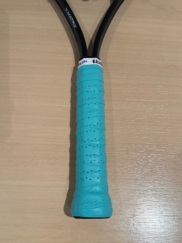 Wilson V-Matrix Tennis Racket Racquet - New Grip - photo 5