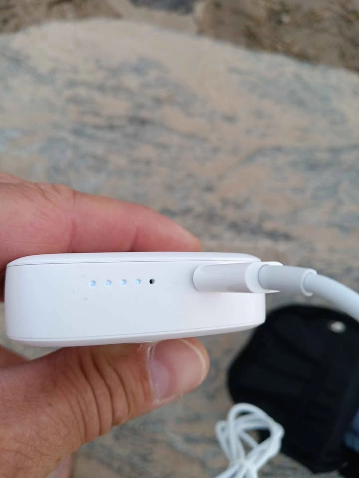 iHome MagSafe Wireless Power Bank 10000mAh - photo 3