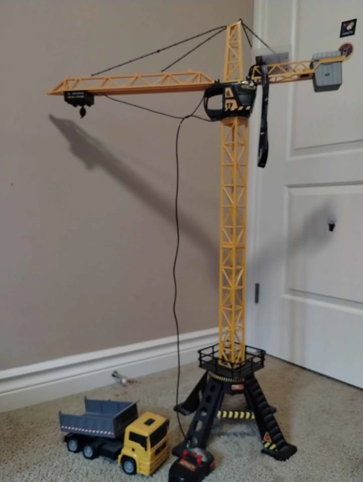 Large Toy Crane and New Bright RC Cars Lot - photo 3